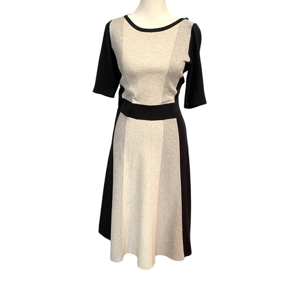 Boden Milano Black Gray Colorblock Knit Fit & Flare Dress Size 6 Career stretch - Picture 4 of 10
